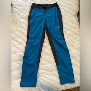 Patagonia hiking/climbing pants never worn! Size small.